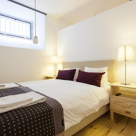 Joivy Cosy 1-Bed Flat With Workspace In Santa Catarina, Moments From Luis De Camoes Sq Lisboa Rum bild