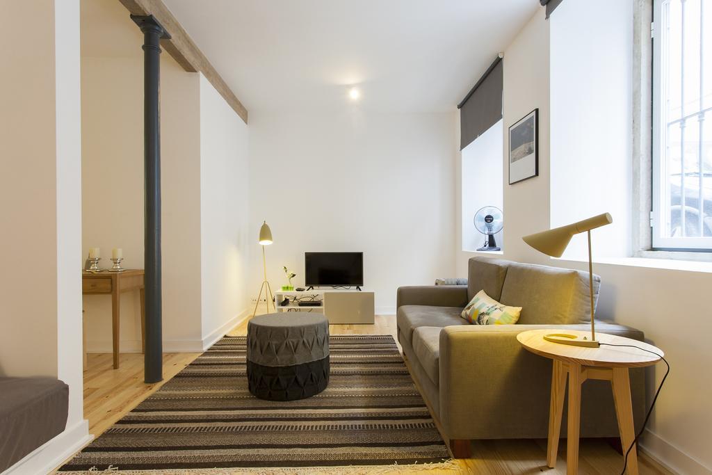 Joivy Cosy 1-Bed Flat With Workspace In Santa Catarina, Moments From Luis De Camoes Sq Lisboa Rum bild