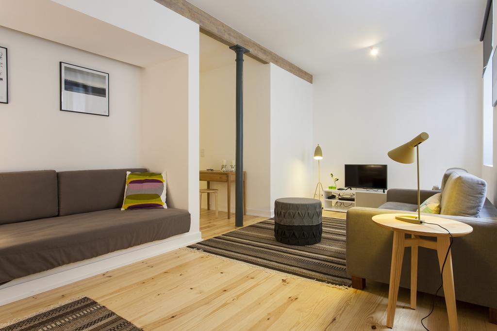 Joivy Cosy 1-Bed Flat With Workspace In Santa Catarina, Moments From Luis De Camoes Sq Lisboa Rum bild