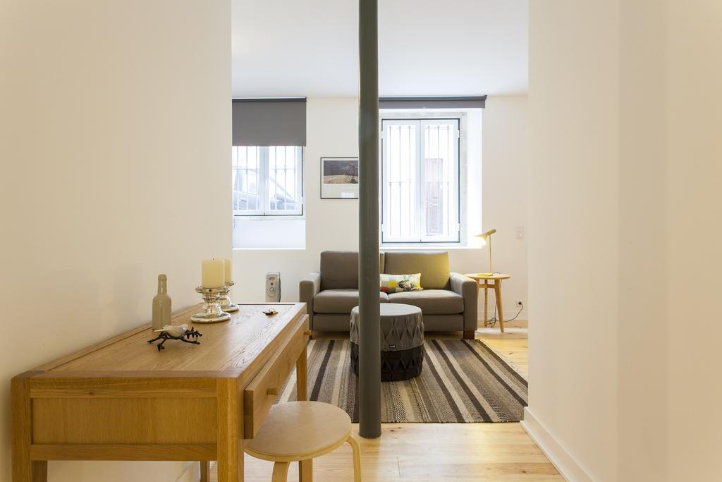 Joivy Cosy 1-Bed Flat With Workspace In Santa Catarina, Moments From Luis De Camoes Sq Lisboa Rum bild