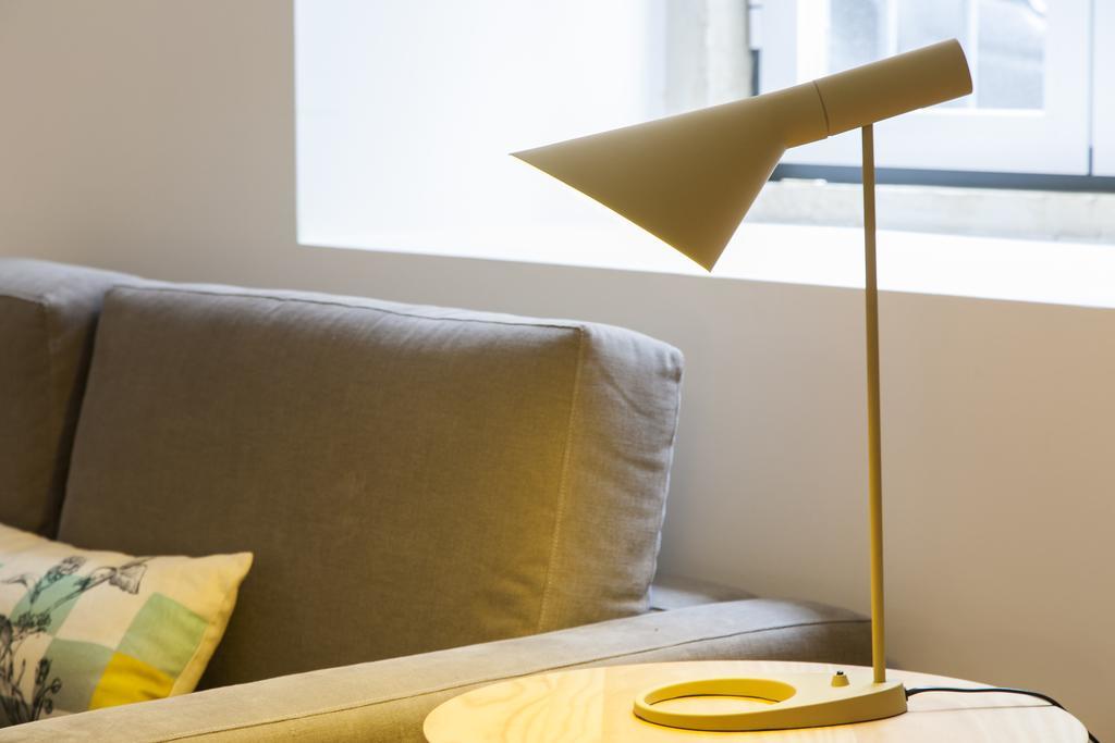 Joivy Cosy 1-Bed Flat With Workspace In Santa Catarina, Moments From Luis De Camoes Sq Lisboa Rum bild