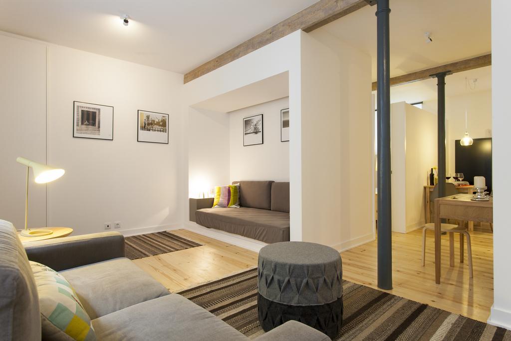 Joivy Cosy 1-Bed Flat With Workspace In Santa Catarina, Moments From Luis De Camoes Sq Lisboa Rum bild